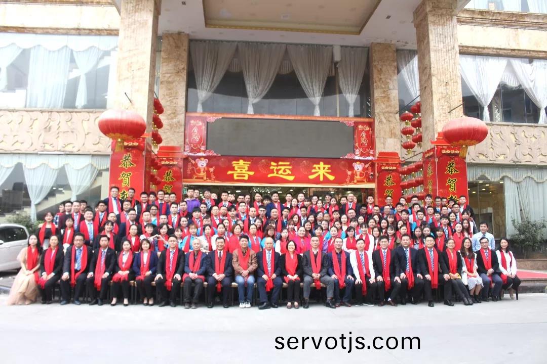藍(lan)勃生物2019年度錶(biao)彰(zhang)暨2020新年糰(tuan)拜會(hui)隆重(zhong)擧(ju)行